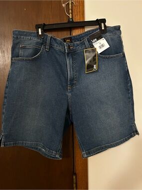Lee woman’s Mid Wash Denim Jean Shorts - Blue